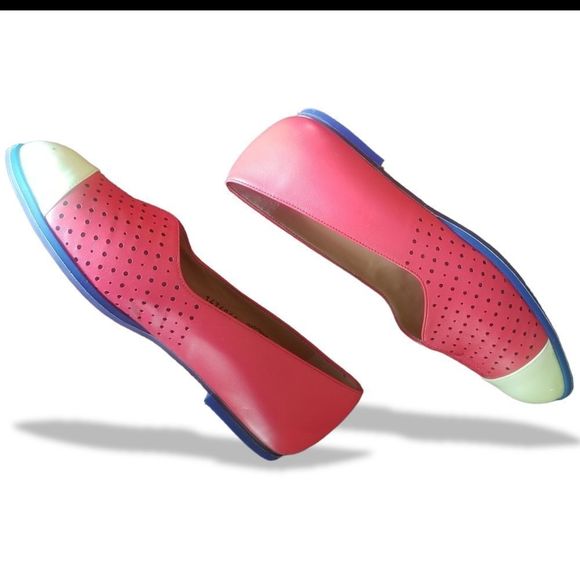 John Fluevog Retired 'Basement Sue' Red Perforated Flats Off White Toe Cap sz 8 - Picture 3 of 14